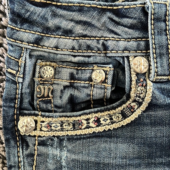 Mid-Rise Boot Cut Jeans - Picture 3 of 10